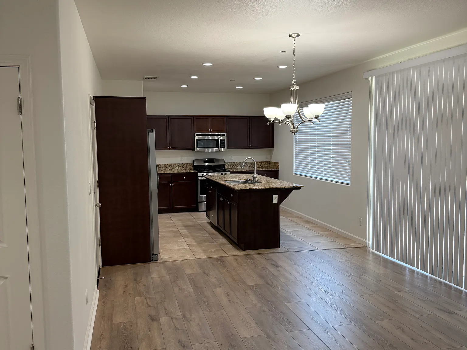 4 bed, 1786 sqft, $2,500 — Photo 4