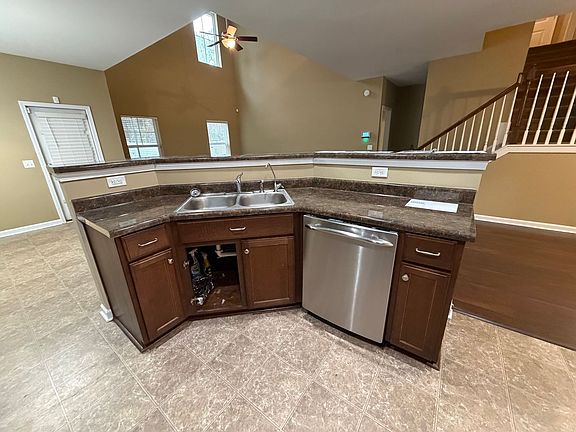 5th image of 1316 Hill View Cir
