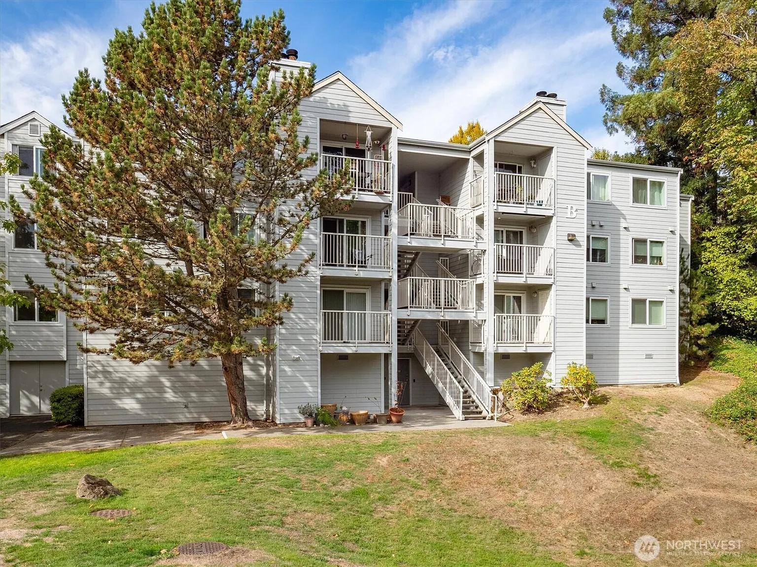 975 Aberdeen Avenue NE #B304 photo 1