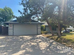 5801 Highland Oaks Dr, Bakersfield, CA 93306