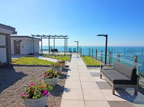 5220 Lakeshore Rd APT 803, Burlington, ON L7L 1C6