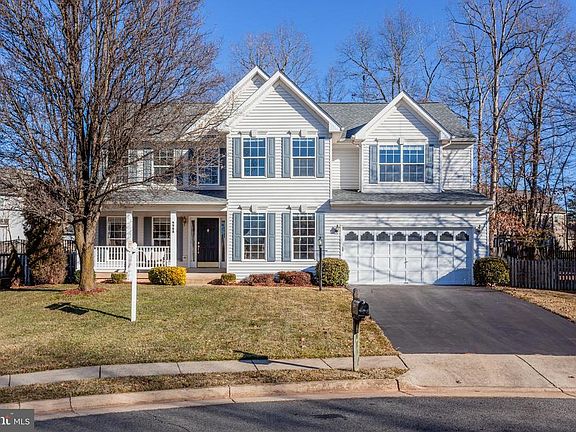 Community has sidewalks and Mature Trees.