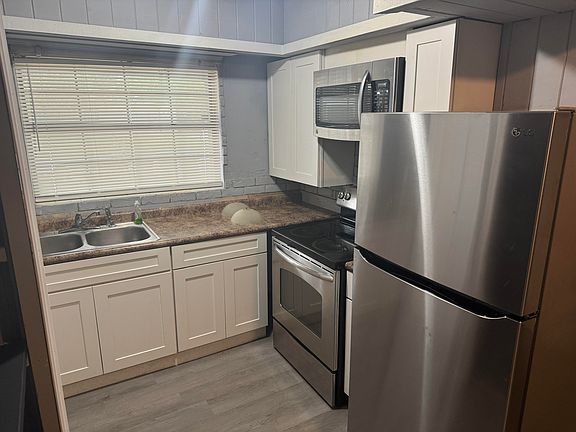 2nd image of 2423 Kingsland Ave