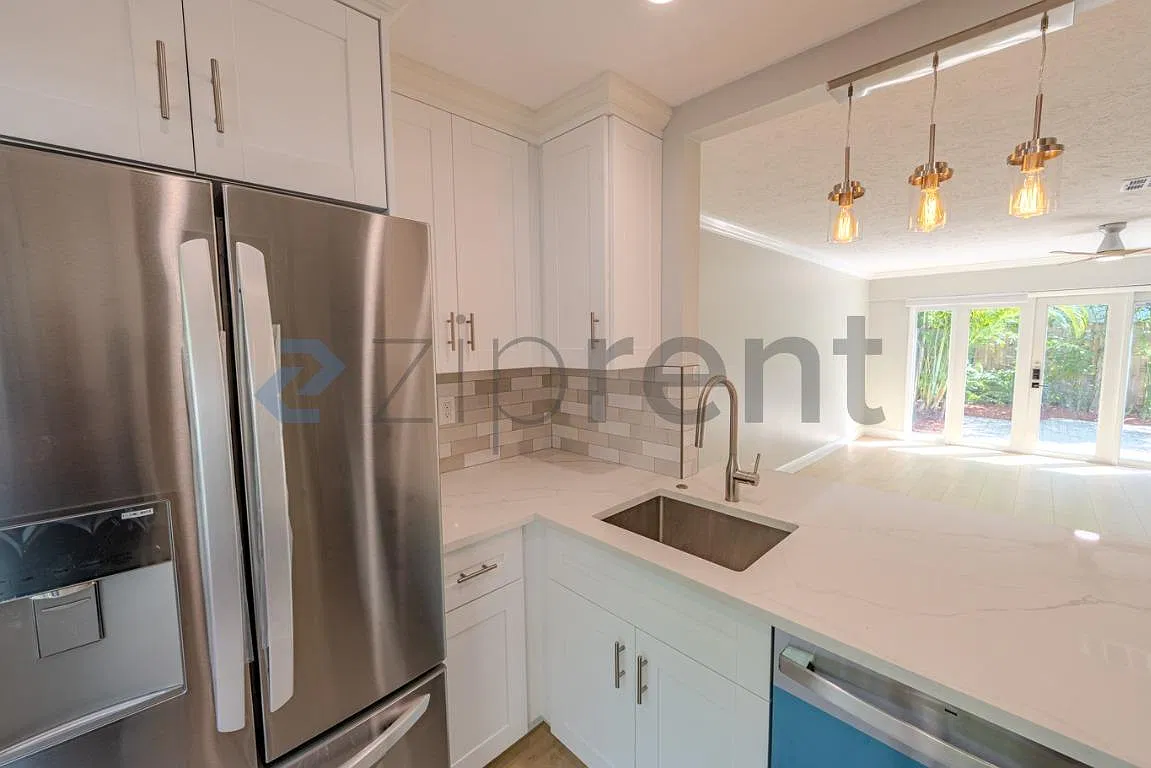 2 bed, 1.5 bath, 1120 sqft, $3,600 — Photo 2