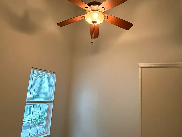 916 Bonham Ave — Photo 10