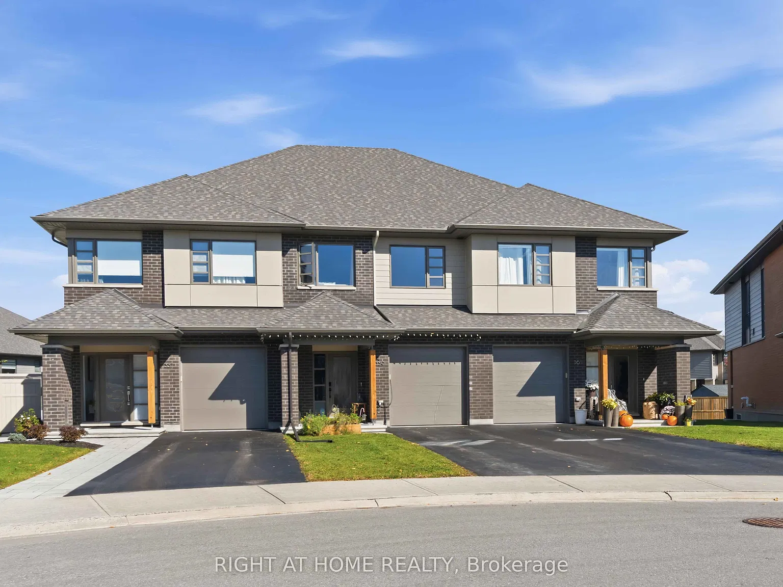 3 bed, $2,900 — Photo 2