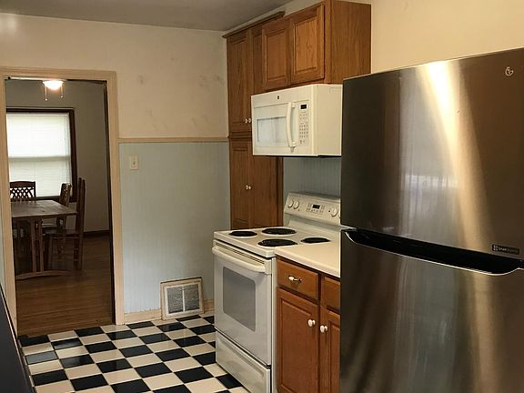 3rd image of 700 S Forest Ave