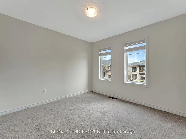 21 Dennis Ave — Photo 28