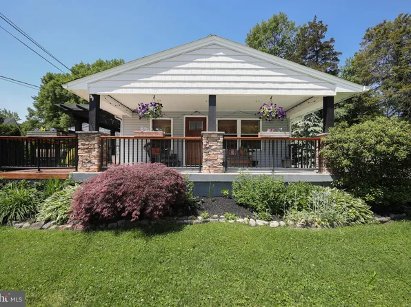 281 Sunset Rd, Barrington, NJ 08007