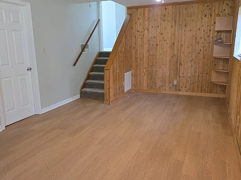 235 Meadow Glen Dr — Photo 18
