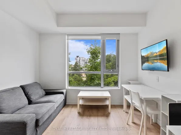 1800 Simcoe St N #307, Oshawa, ON L1G 0C2