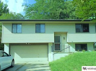 9352 Maplewood Blvd, Omaha, NE 68134