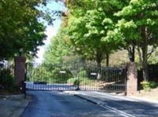 222 Tuxworth Cir, Decatur, GA 30033