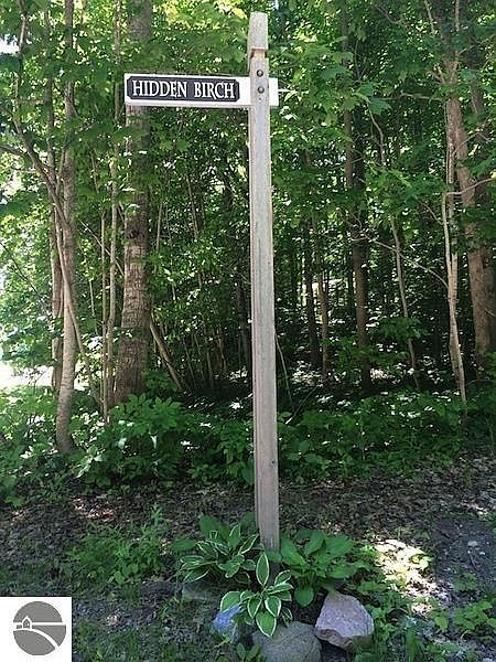 1st image of W Hidden Birch Dr