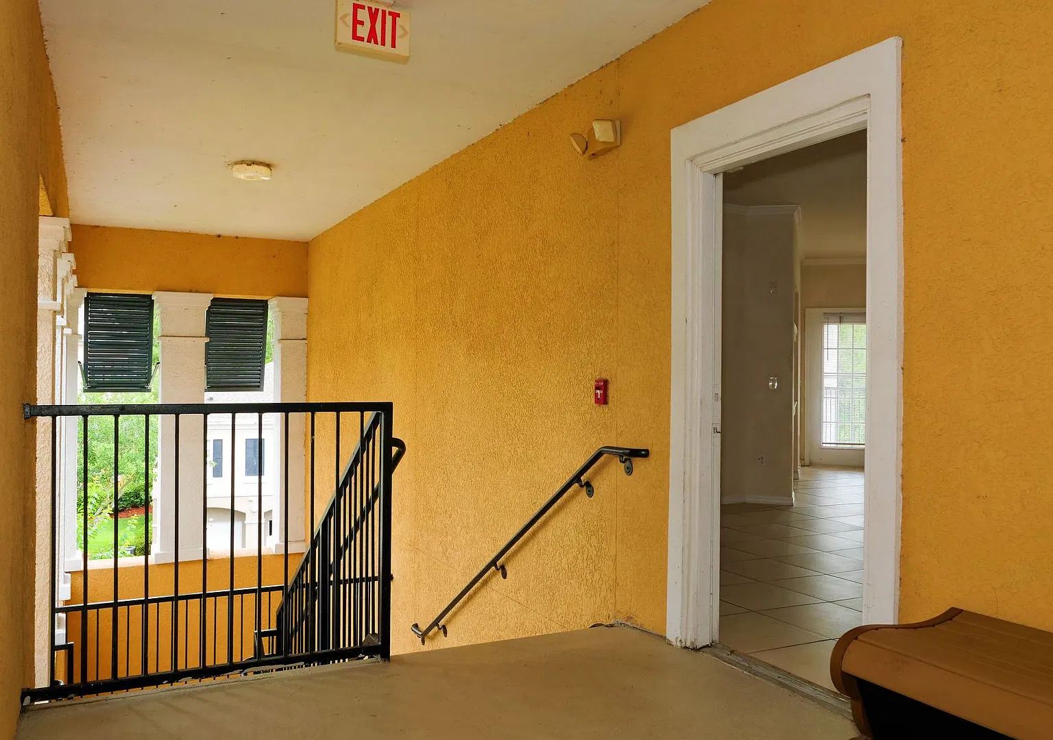 Spacious 2 bed 2 bath condo, split floorplan on the 3rd floor! Gated community at Mosaic at Millenia — Photo 4