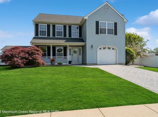 842 Columbus Dr, Brick, NJ 08724