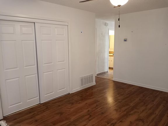 3rd image of 6909 Forest Meadow Dr
