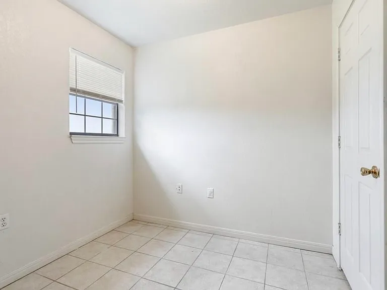 317 N Katy Rd #202 — Photo 6