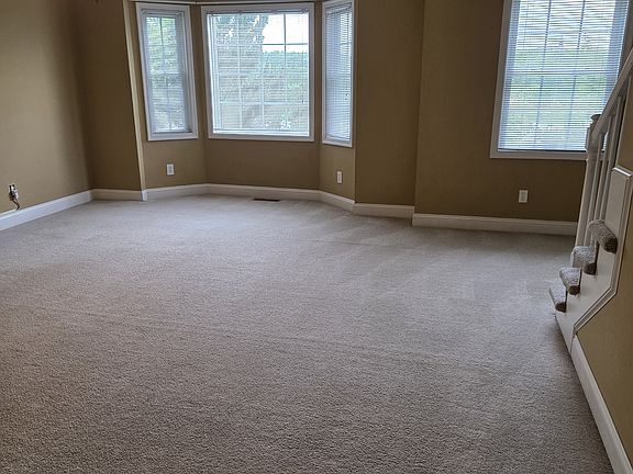 4th image of 769 Wyndhurst Dr