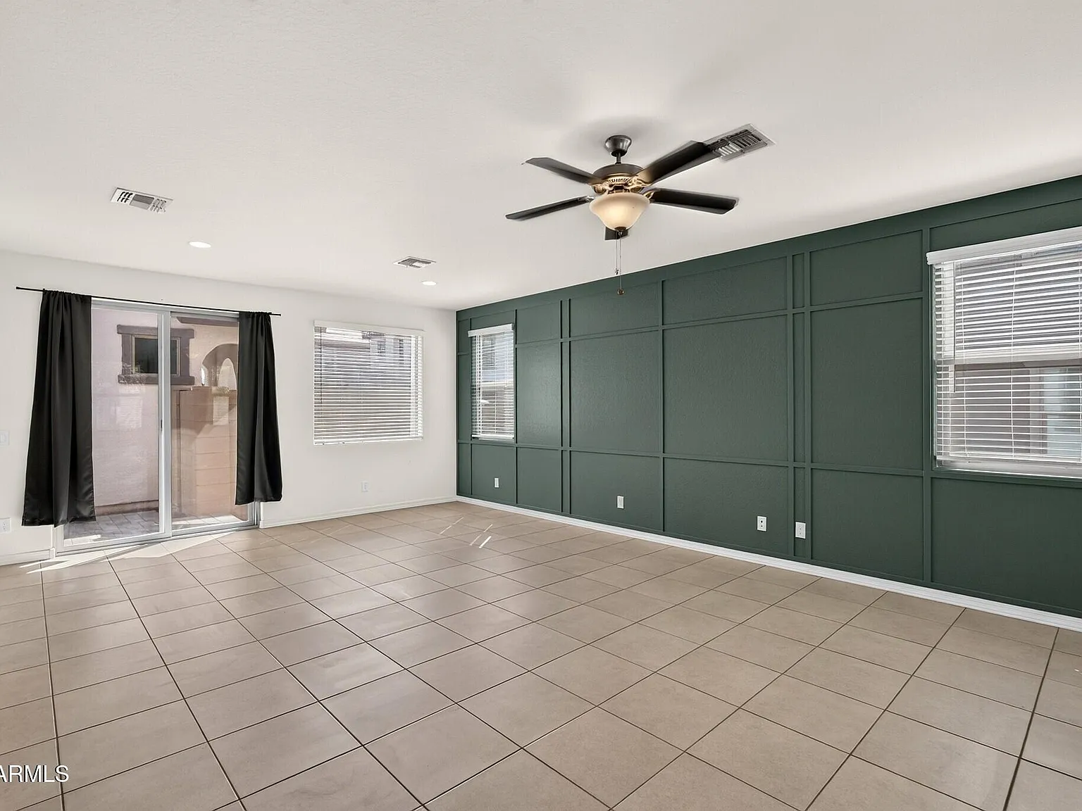 3 bed, 2.5 bath, 1956 sqft, $2,250 — Photo 3