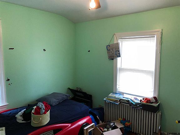 3rd image of 165 Cottage Ave