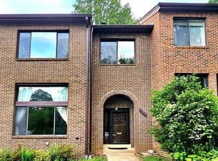 8729 Sheridan Farms Ct, Springfield, VA 22152