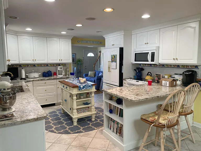 13 Whitecap Rd — Photo 2