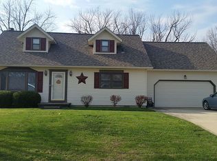 217 Northwood Ln, Salem, IL 62881