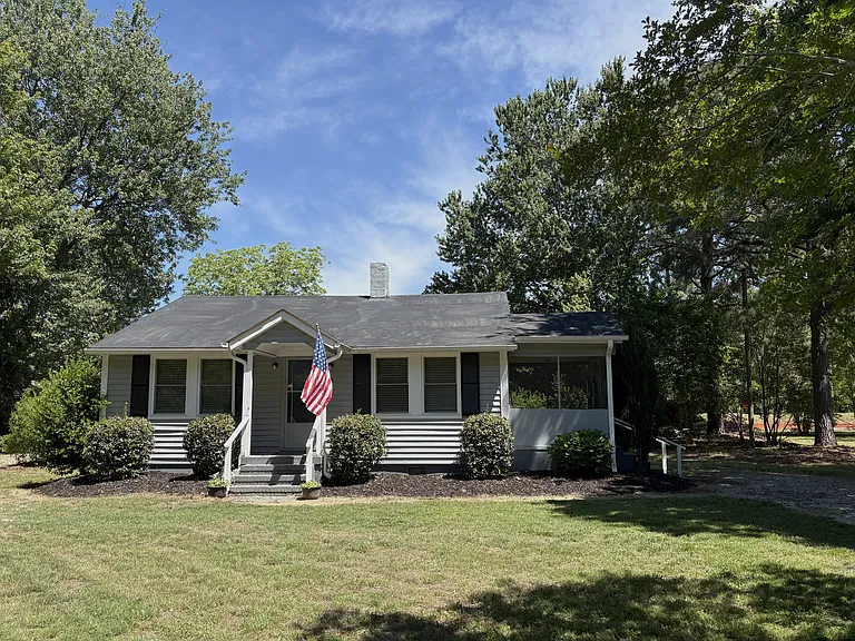 Bungalow is updated, clean and well maintained. Located on a quiet private street. Landlord provides yard maintenance, water and trash service.