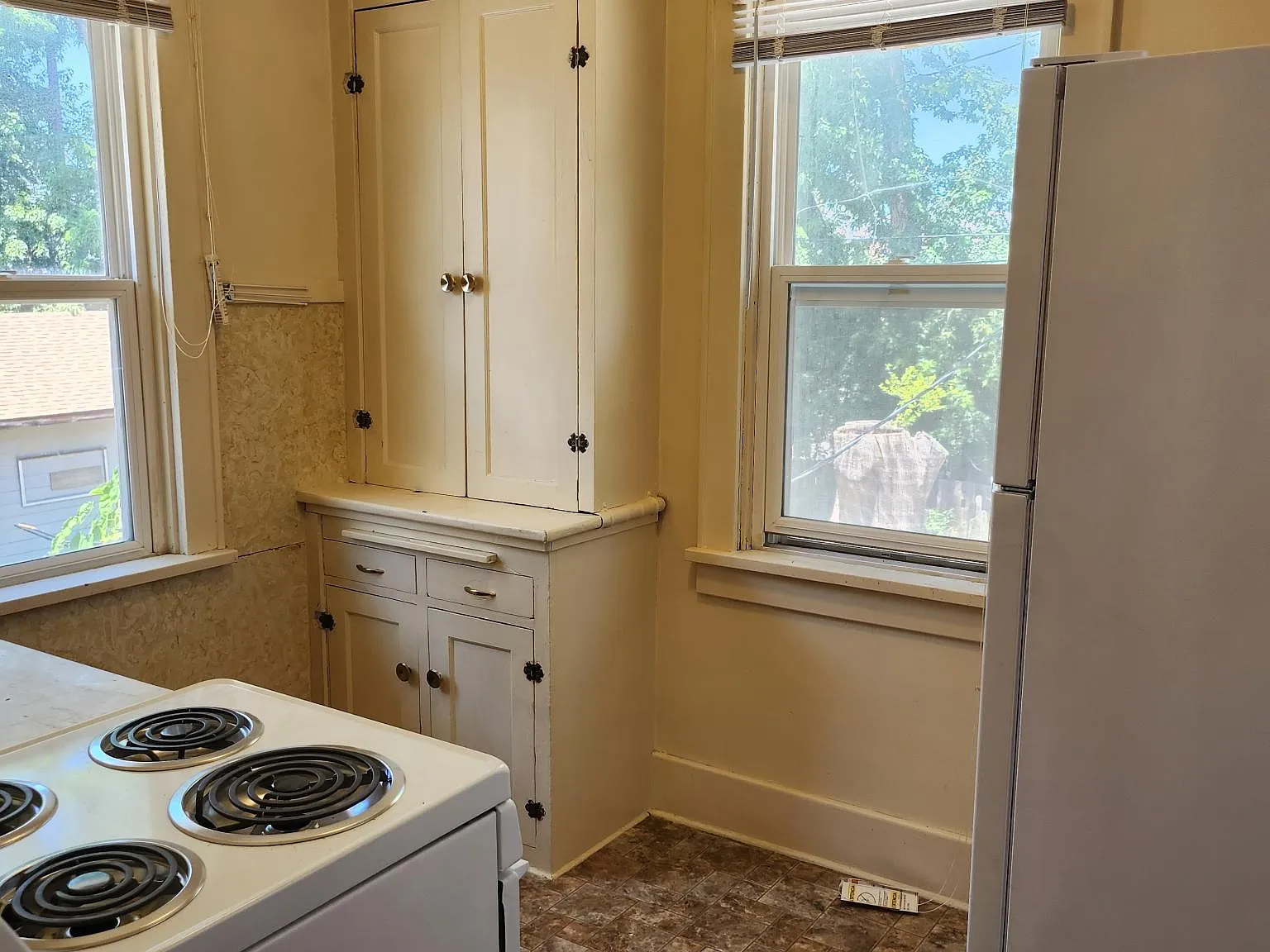 Studio, $695 — Photo 3