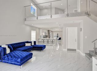 1115 Satinleaf St, Hollywood, FL 33019