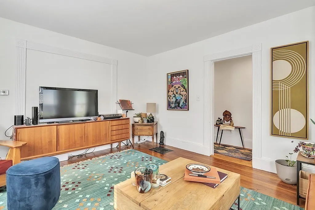 2 bed, 805 sqft, $3,800 — Photo 4