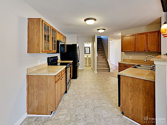 4th image of 4540 Stone Mountain Dr