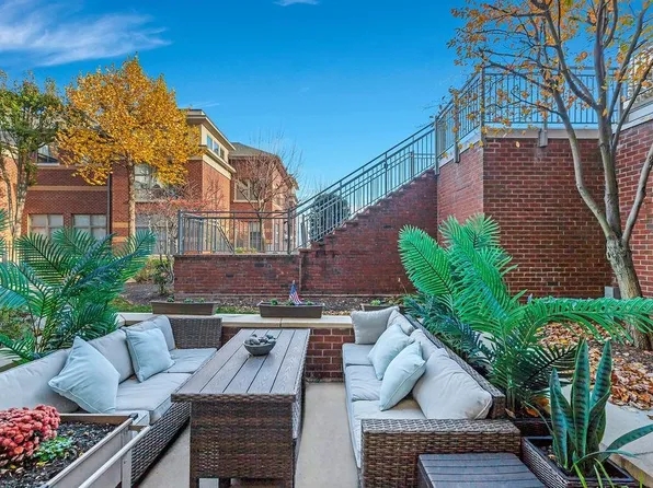 26 Avenue At Port Imperial image 31 of 38