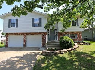 955 Hunter Chaise Dr, Wentzville, MO