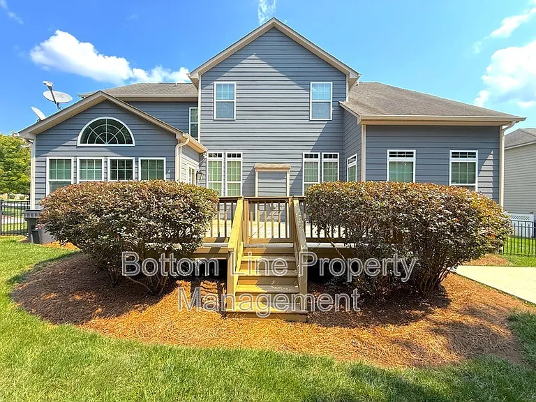 15007 Skypark Dr — Photo 43