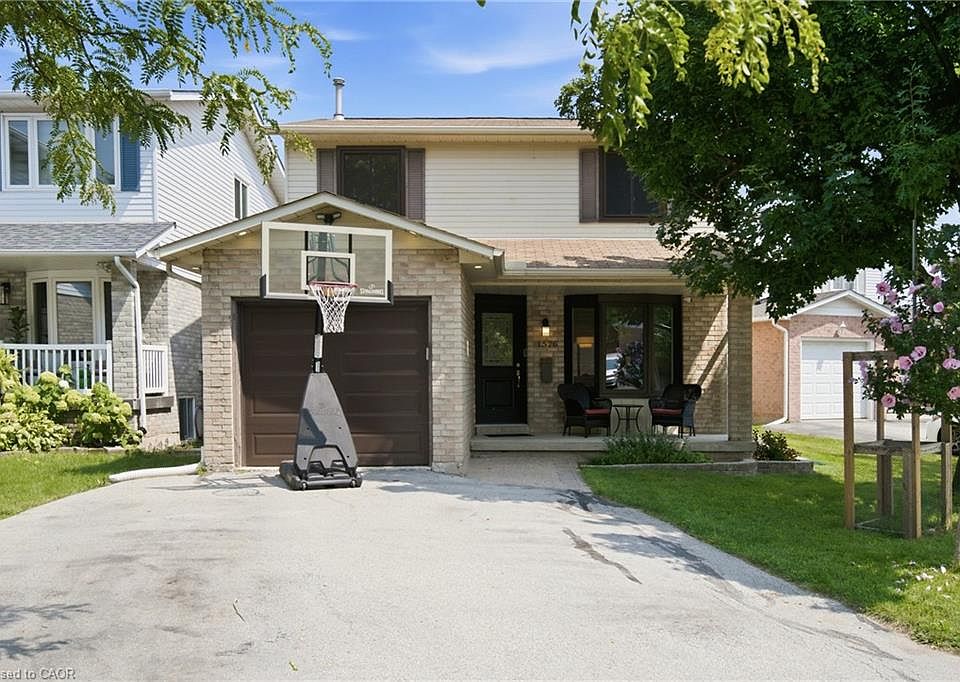 1st image of 1576 Riley Ave