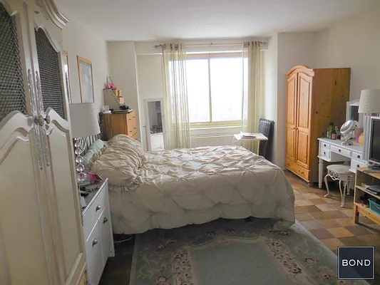 Rented by Bond New York | media 17