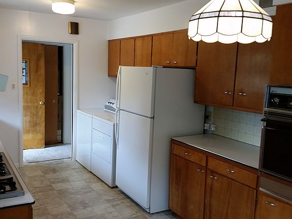 kitchen, laundry in kitchen