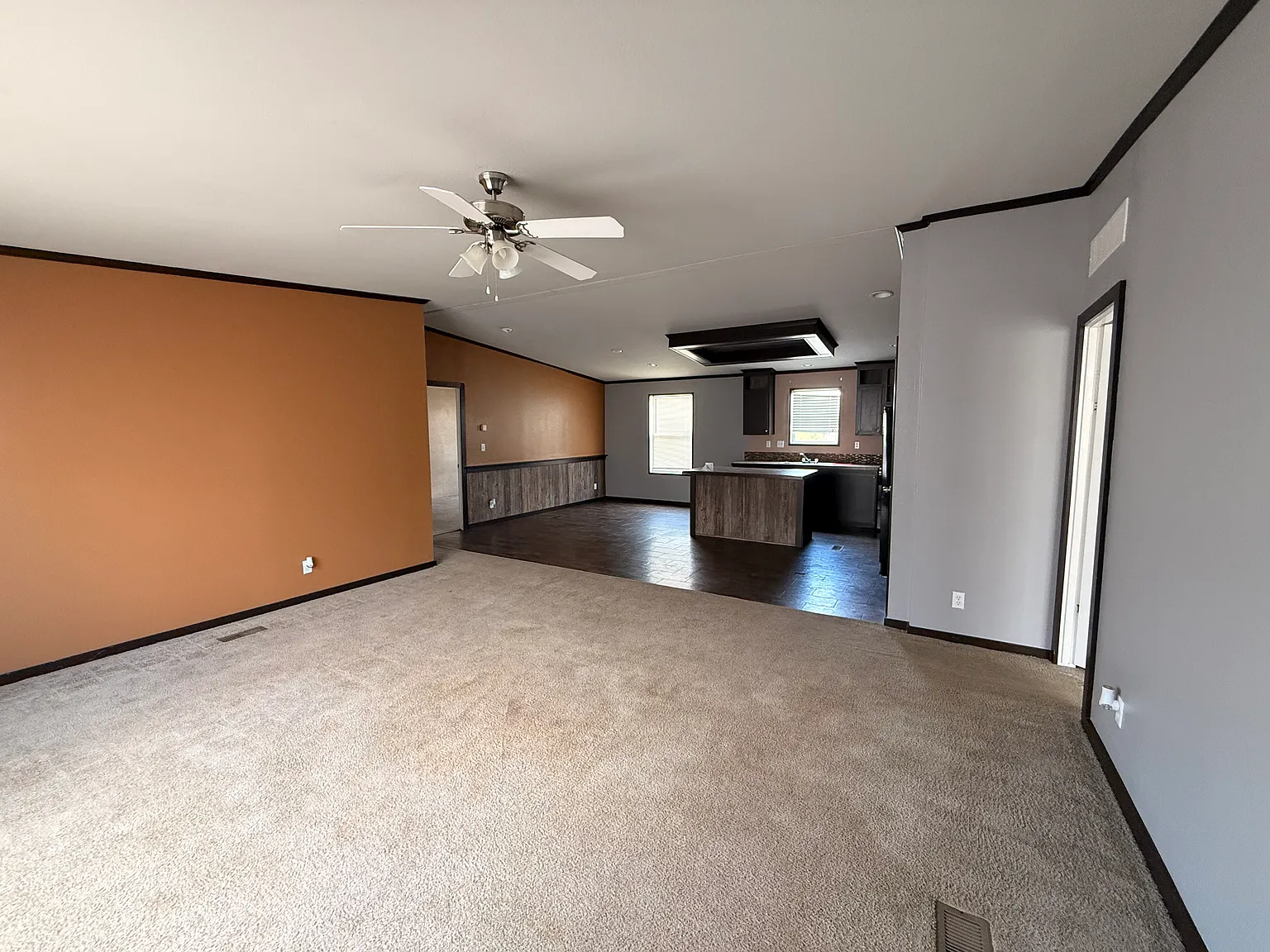 3 bed, 1600 sqft, $1,500 — Photo 2