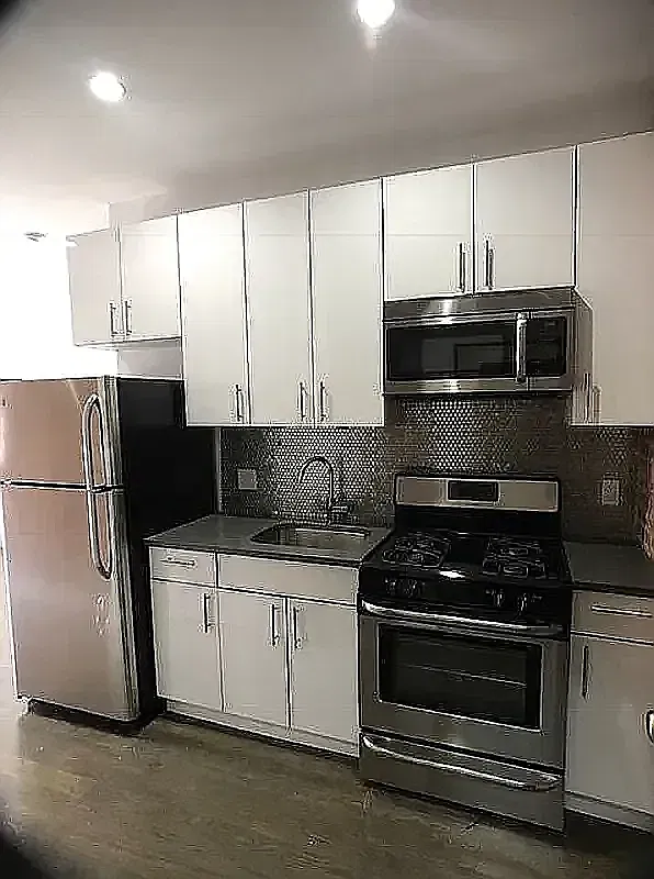 1532 Ocean Avenue — Photo 2