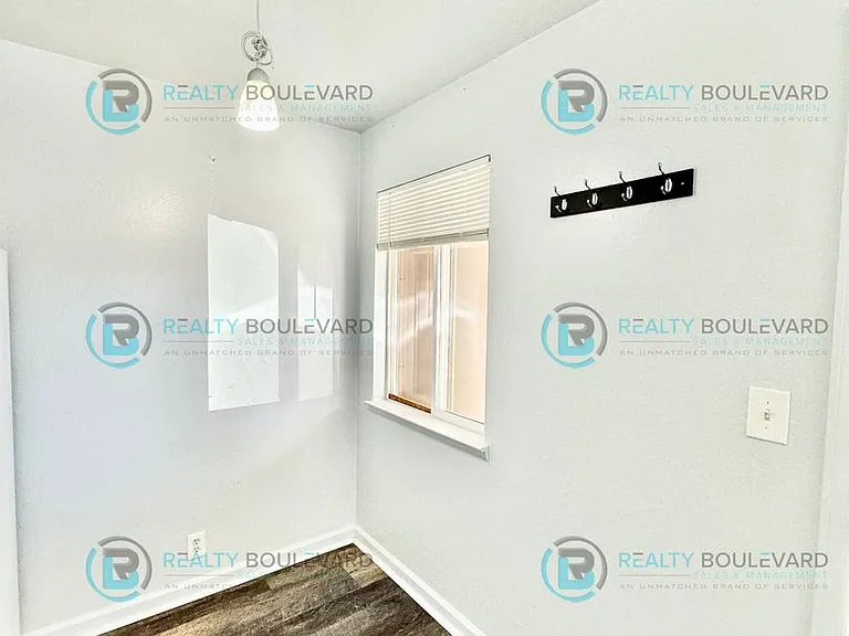 929 Willow St — Photo 22