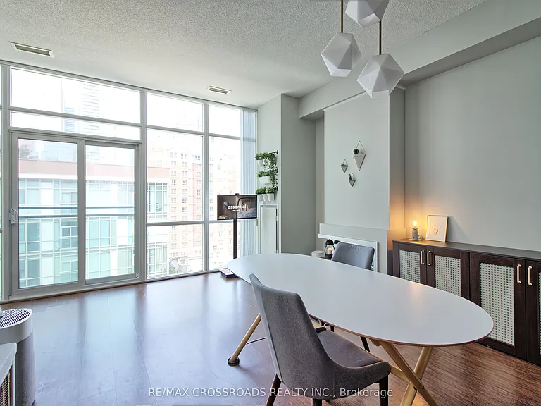 112 George St S #S805 — Photo 3