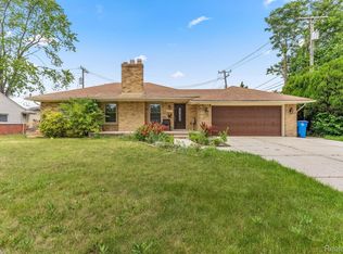 25434 Avondale St, Dearborn Heights, MI 48125