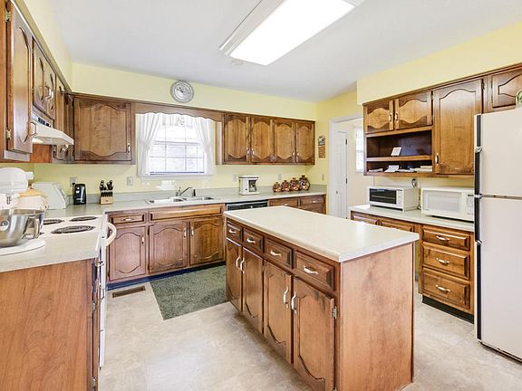 5th image of 1612 Eagle Dr