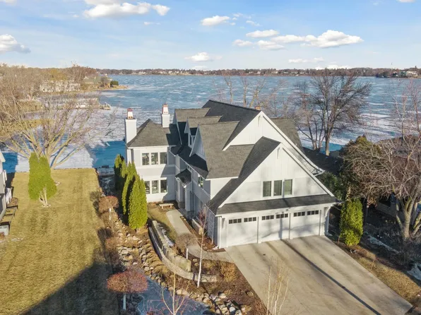 60 W Point Ave, Tonka Bay, MN 55331