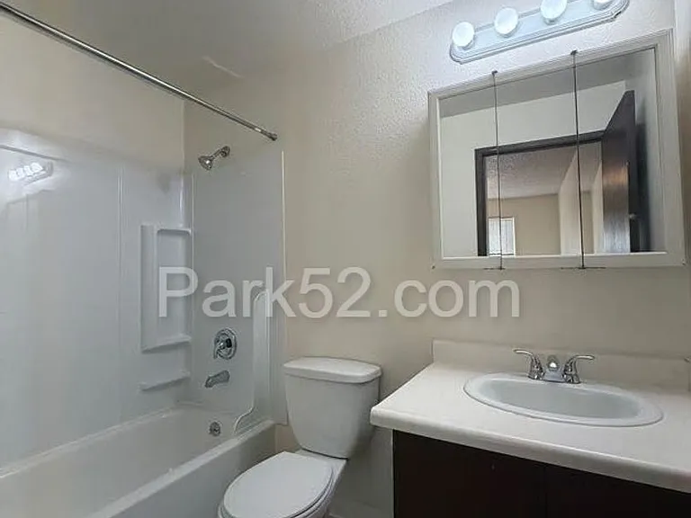 631 N Fife St #3 — Photo 9