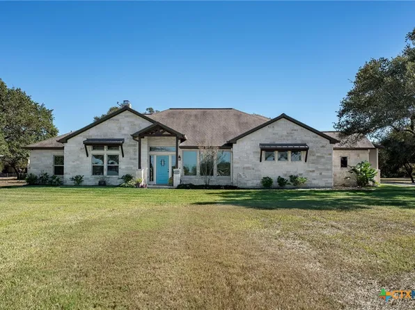 437 Bischoff Rd, Inez, TX 77968