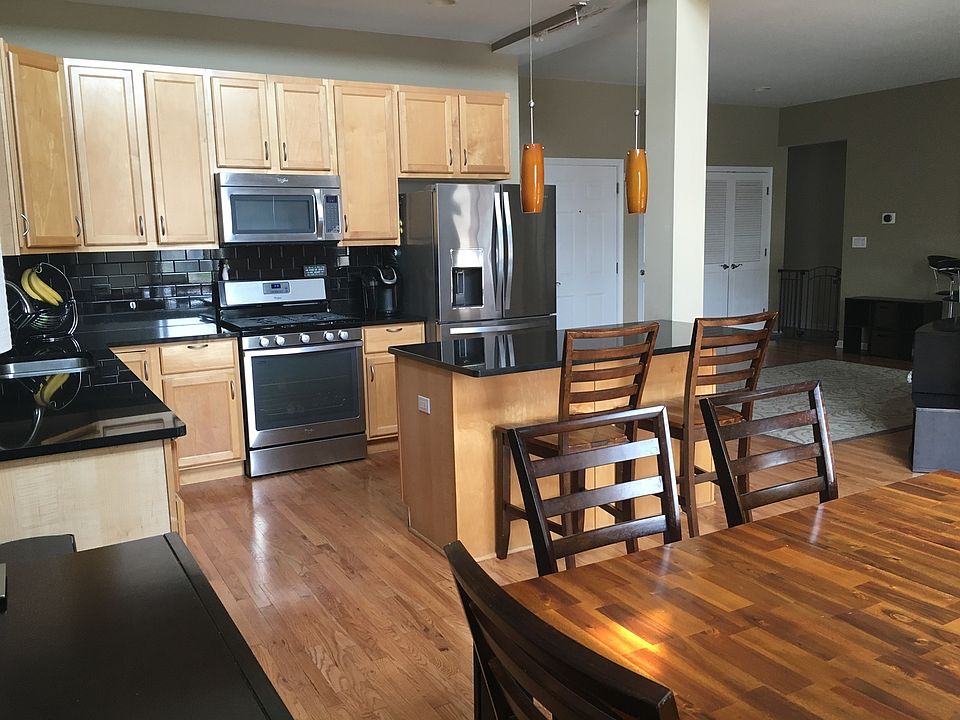 1st image of 1610 W Grand Ave #4B