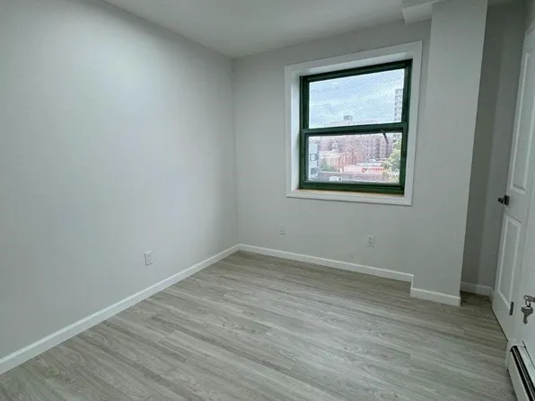 134-43 Maple Avenue image 5 of 6